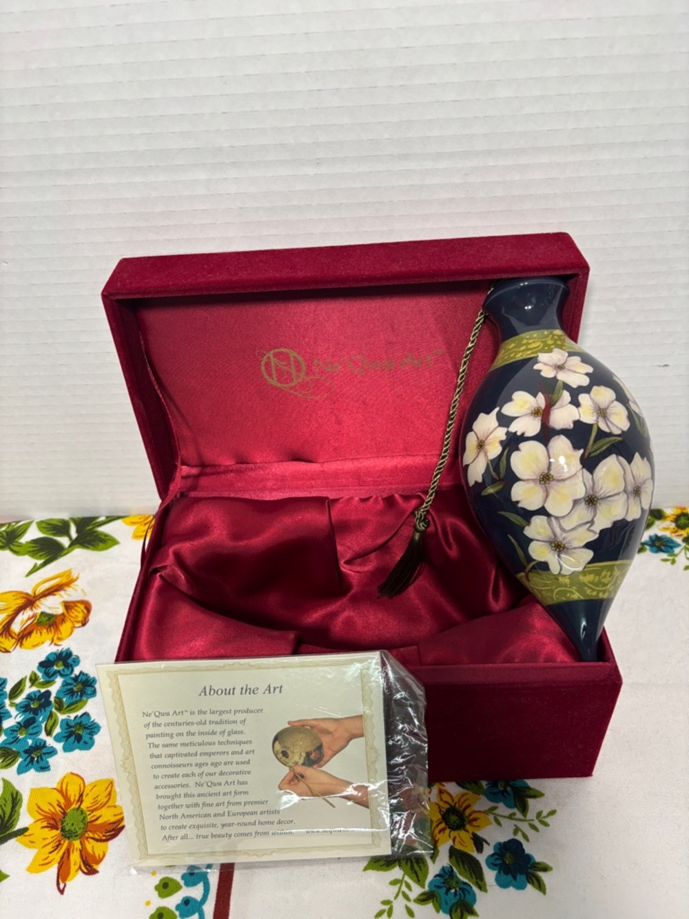 Ne’ Qwa Art Flowering Dogwood Susan Winget Reverse Glass Hand-Painted Decor